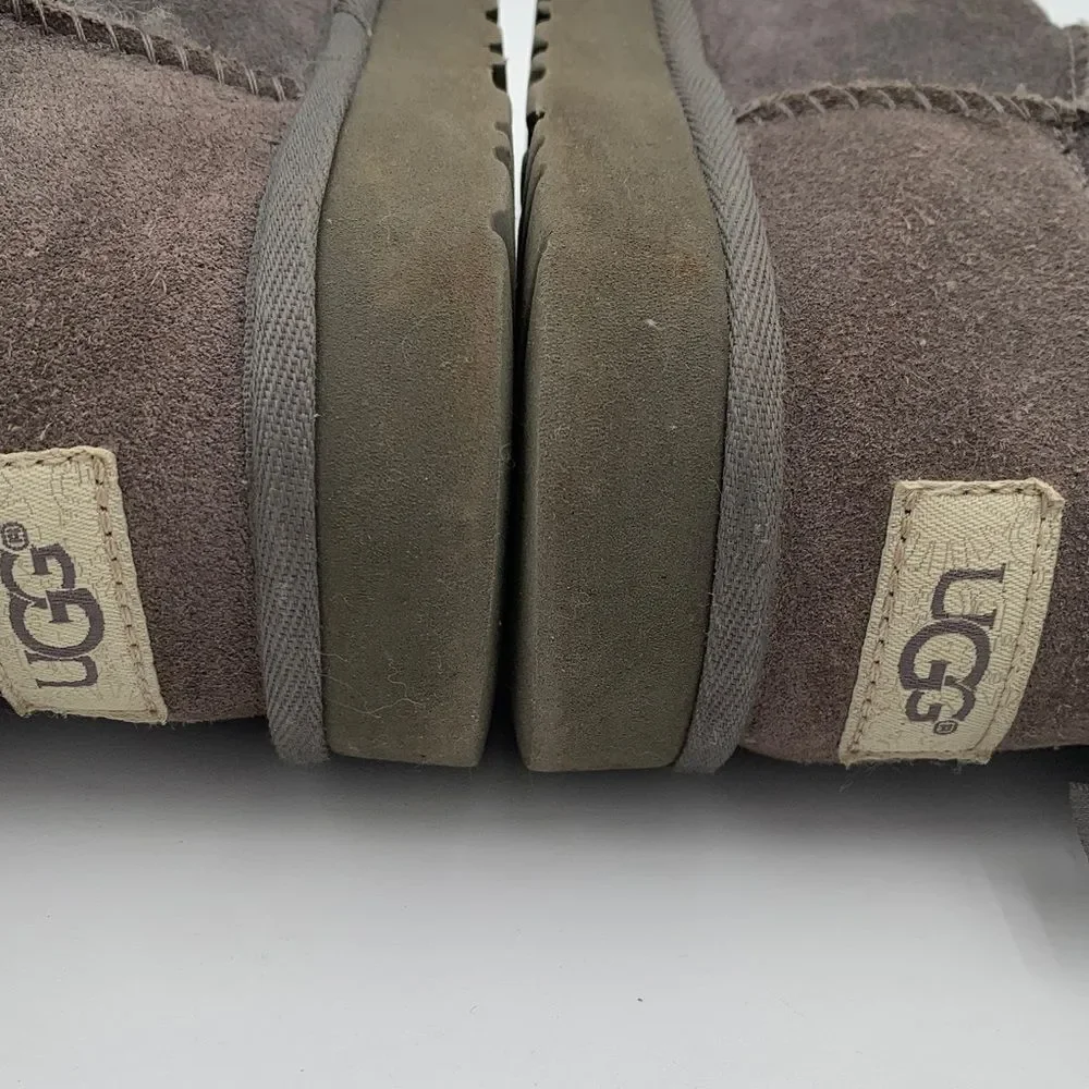 UGG Bailey Bow/Double Bow in grey big girl size 4